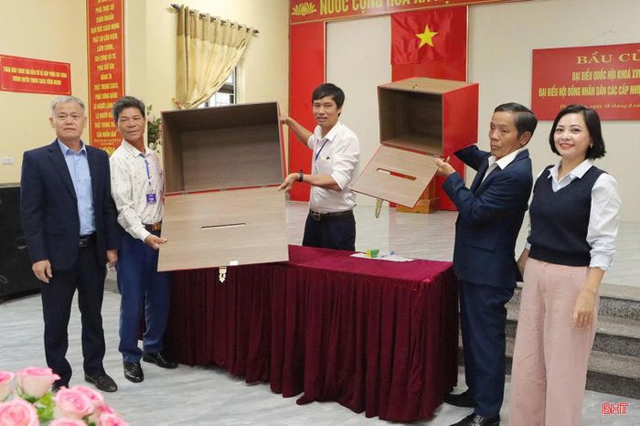 Các quy trình kiểm tra trước khi bỏ phiếu được triển khai đúng quy định.