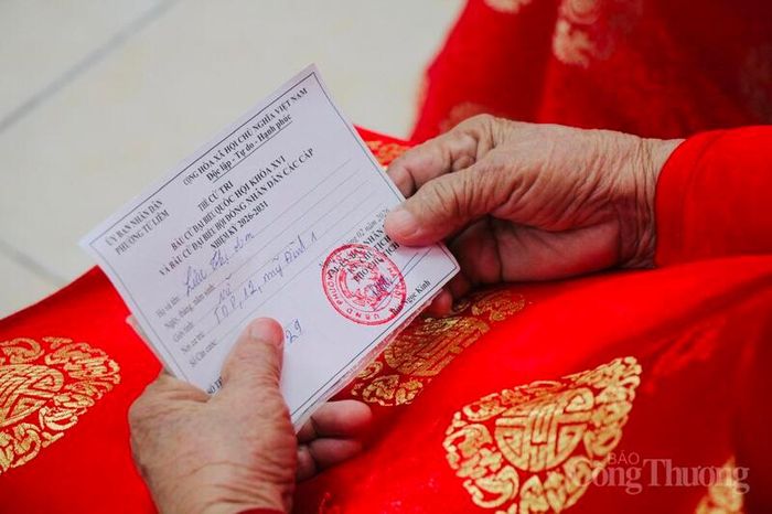Mỗi lá phiếu là sự gửi gắm niềm tin và kỳ vọng của cử tri vào các đại biểu được lựa chọn. 