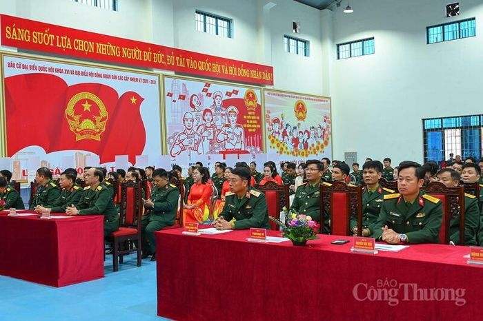 Công tác tổ chức bỏ phiếu tại Khu vực bỏ phiếu số 7 ( Binh chủng Đặc Công)