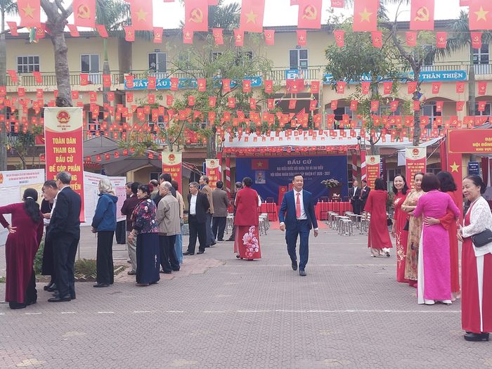 Không khí ngày bầu cử phấn khởi, tự hào