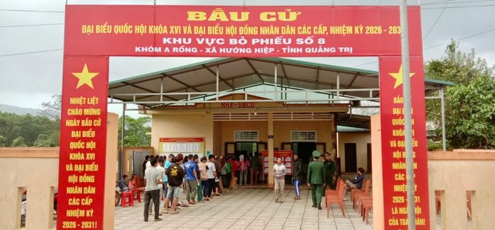 Quang cảnh khu vực bỏ phiếu số 8 tại xã Hướng Hiệp
