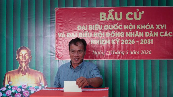 Với 2 điểm bầu cử sớm ở các cụm đảo tiền tiêu, đến 22 giờ ngày 15/3, tỉnh Cà Mau đã đạt tỉ lệ 99,94% cử tri đi bầu cử