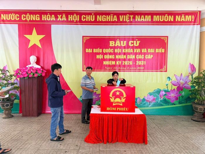 Cử tri Quảng Ngãi gửi trọn niềm tin vào từng lá phiếu bầu