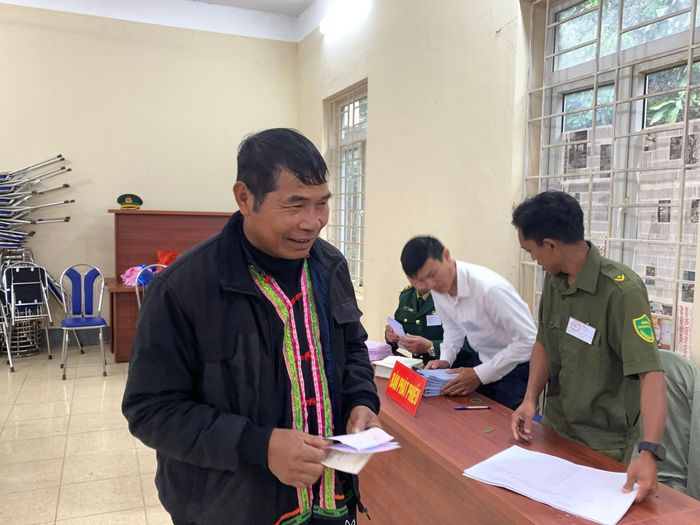 Những nụ cười luôn thường trực trên môi cử tri xã Mường Lát
