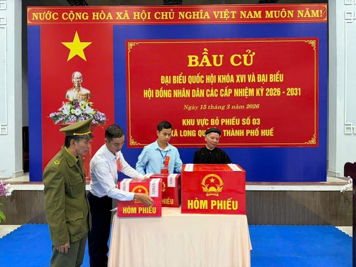 Cùng với gần 79 triệu cử tri trên cả nước, từ sáng sớm nay, hơn 1 triệu cử tri của TP. Huế đã nô nức tham gia Ngày hội non sông
