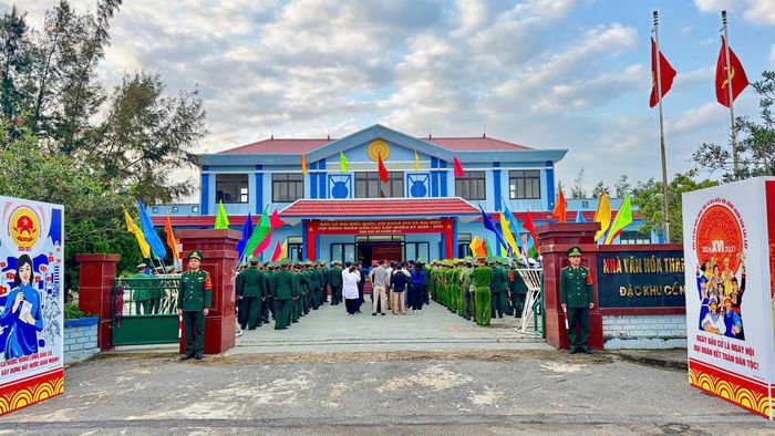 Điểm bỏ phiếu tại Nhà văn hóa Thanh niên, đặc khu Cồn Cỏ