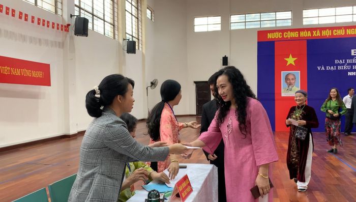 Đông đảo nghệ sĩ và sinh viên ngành nghệ thuật đã hoàn thành bỏ phiếu từ sớm