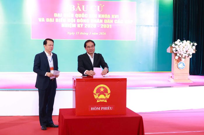 Bí thư Tỉnh ủy Thái Nguyên Trịnh Xuân Trường bỏ phiếu bầu đại biểu Quốc hội khóa XVI và đại biểu HĐND các cấp nhiệm kỳ 2026 - 2031
