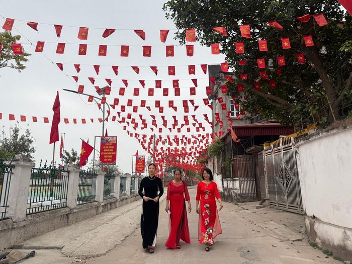 Các chị phụ nữ của Cụm 4 coi đây là ngày hội toàn dân. Ảnh: Kiều Thoan Thu