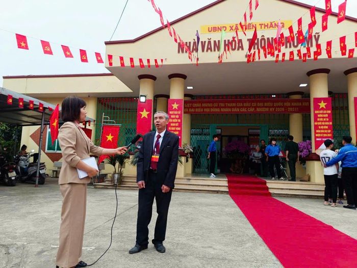 Cụ Phạm Xuân Thành, 80 tuổi xúc động được chứng kiến cử tri trên địa bàn tham gia bỏ phiếu trong ngày hội non sông