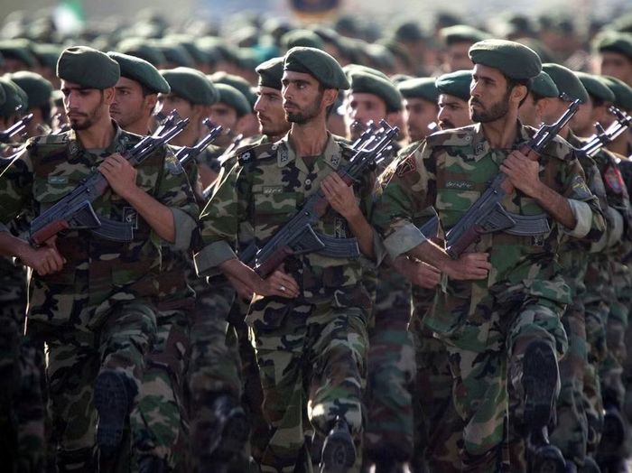Cần nhắc lại, những cuộc biểu tình quy mô lớn đã lan rộng khắp lãnh thổ Iran ngay trước khi chiến dịch quân sự quy mô đặc biệt lớn của Mỹ và Israel bắt đầu.
