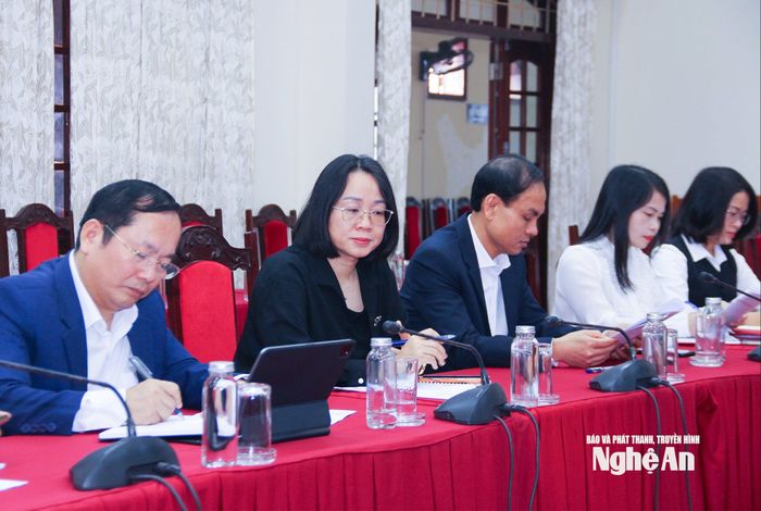 Lãnh đạo các sở, ban, ngành cấp tỉnh tham gia hội nghị. Ảnh: Mai Hoa