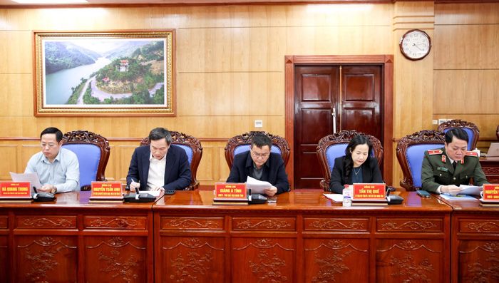 Đại biểu dự họp.