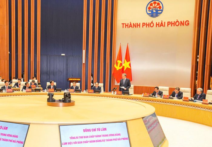 Theo Tổng Bí thư Tô Lâm, Hải Phòng cần hướng tới trở thành một thành phố đáng sống, nơi mọi người dân đều có cơ hội học tập, làm việc, sáng tạo và vươn lên.
