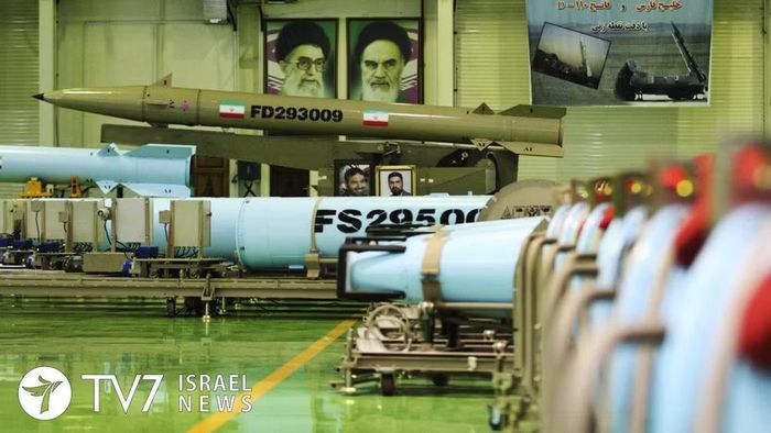 Cụ thể đối tượng bao gồm: Các công ty công nghiệp quân sự của Iran, bao gồm nhà sản xuất UAV và tên lửa; Lực lượng Hải quân thuộc Quân đoàn Vệ binh Cách mạng Hồi giáo; Lực lượng thực thi pháp luật của Cộng hòa Hồi giáo Iran và các cá nhân có liên quan đến họ.
