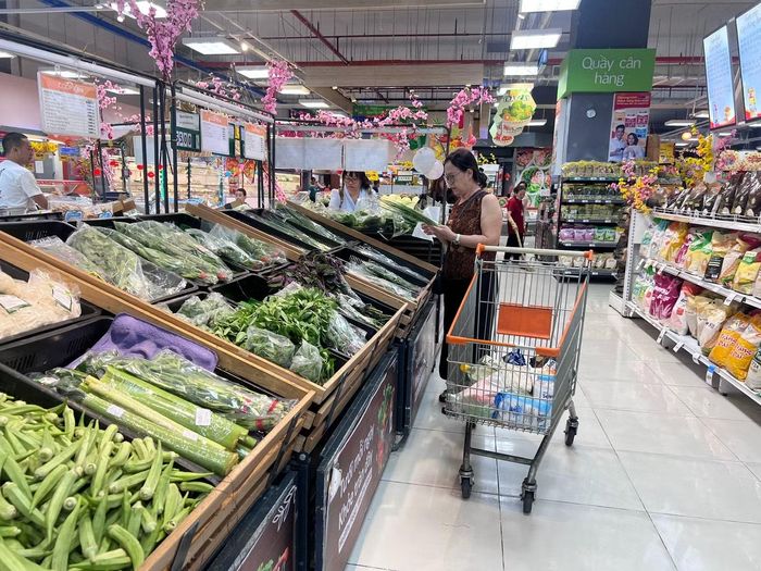 Sức mua đang chậm lại do giá cả tăng cao, người tiêu dùng chủ yếu chọn các mặt thiết yếu