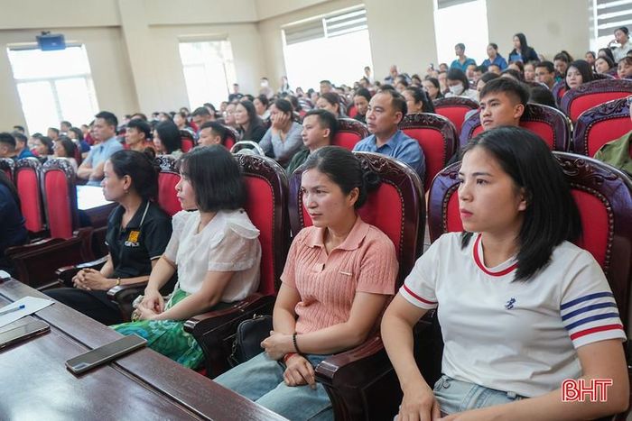 Đại biểu tham dự tập huấn.