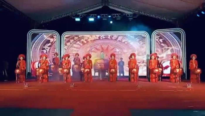 Đội trống xã Thanh Oai đã biểu diễn tại nhiều chương trình nghệ thuật. Ảnh: LT