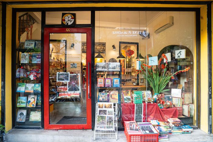  Hiệu sách ngoại văn The Bookworm Hanoi. Ảnh: Trần Hiền.