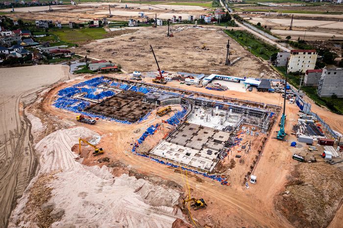  Trong giai đoạn 2021-2030, nhà ga hành khách được quy hoạch tại khu vực phía Đông với công suất 30 triệu hành khách/năm. Đến năm 2050, nhà ga sẽ được mở rộng về phía Tây để nâng công suất lên 50 triệu hành khách/năm. Hình ảnh tại công trình nhà khách VIP được thi công móng và cọc. 