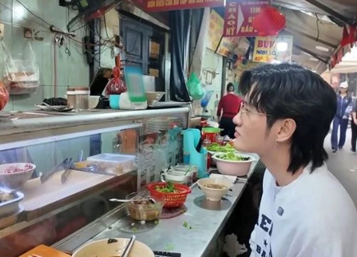 Nhựt Quan cho biết, anh không phàn nàn về mức giá của bát bún riêu.Nguồn: Kênh Quan Không Gờ