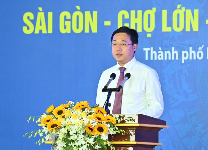  Đồng chí Lê Quốc Phong, Ủy viên Trung ương Đảng, Phó Bí thư Thường trực Thành ủy TPHCM, làm Phó Trưởng Ban Chỉ đạo, trực tiếp chỉ đạo xây dựng Đề án tổng kết Nghị quyết số 31-NQ/TW. Ảnh: VIỆT DŨNG 