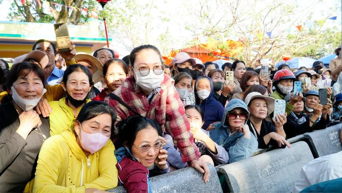 Lễ hội thu hút đông đảo người dân tham gia.