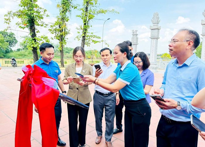 Công trình số hóa di tích của Đoàn Thanh niên xã Đan Phượng. Ảnh: Quang Biện
