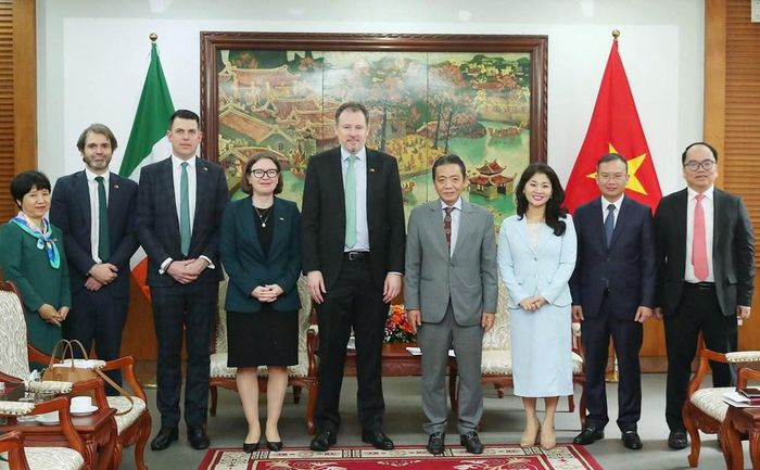 Hai bên nhất trí thúc đẩy hợp tác VHTTDL