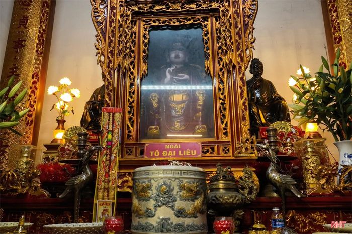 Miếu Mây được lập để thờ và tưởng nhớ công ơn của Thái úy Tô Hiến Thành. Ông là người văn võ song toàn, đức trí kim ưu, dưới 2 triều vua Lý Anh Tông và vua Lý Cao Tông, ông đã trọn đời phò tá vua, vì dân vì nước, vì thế, được hậu thế kính trọng và tôn vinh.