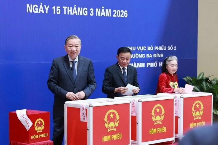 Tổng Bí thư Tô Lâm thực hiện quyền và nghĩa vụ công dân. Ảnh: VGP/Nhật Bắc