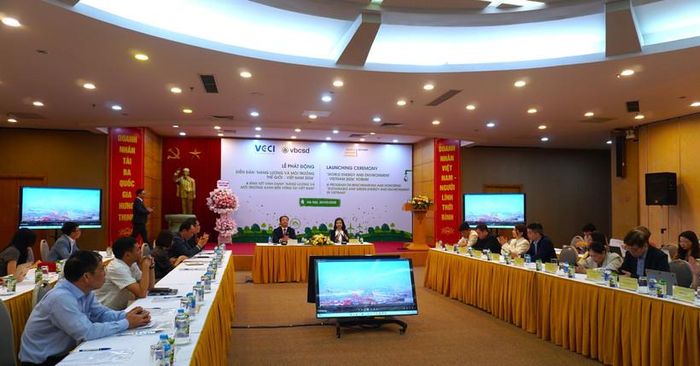Toàn cảnh lễ phát động Diễn đàn “Năng lượng và Môi trường Thế giới - Việt Nam 2026” do VCCI tổ chức tại Hà Nội, ngày 20/3/2026. Ảnh: Nguyễn Hùng