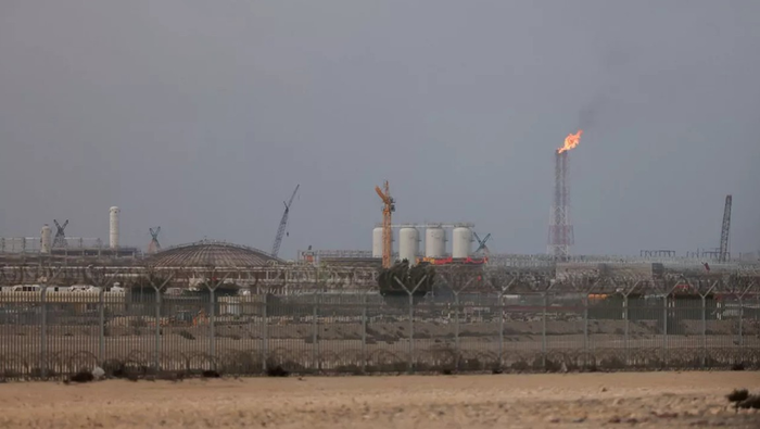 Các cơ sở của QatarEnergy tại Ras Laffan, Qatar, ngày 3-3. Các cuộc tấn công của Iran đã gây thiệt hại nghiêm trọng cho địa điểm quan trọng này, làm tê liệt một phần đáng kể sản lượng khí hóa lỏng (LNG) toàn cầu. Ảnh: Getty Images