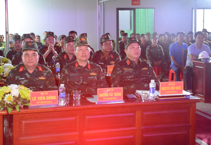 Các đại biểu tham dự Lễ phát động đợt thi đua cao điểm.