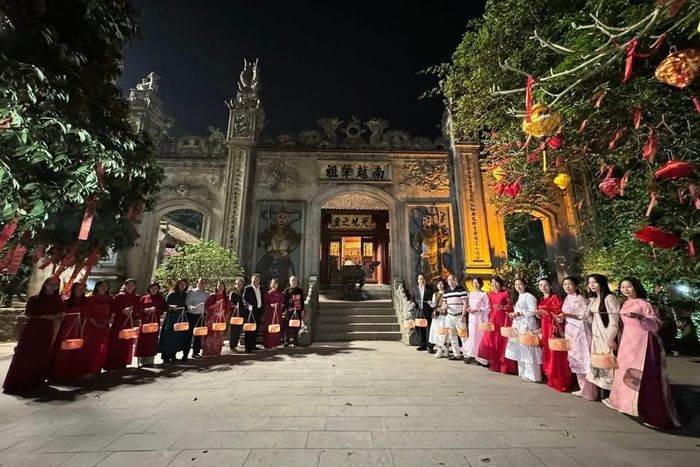 Tour đêm “Đền Hùng lung linh nguồn cội” tại Đền Hùng. Ảnh: Du lịch Phú Thọ