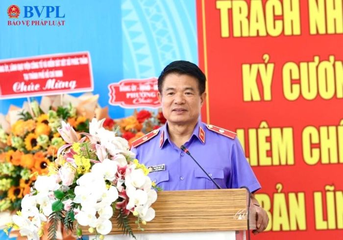  Đồng chí Nguyễn Huy Tiến, Ủy viên Trung ương Đảng, Viện trưởng VKSND tối cao phát biểu chỉ đạo tại Hội nghị.