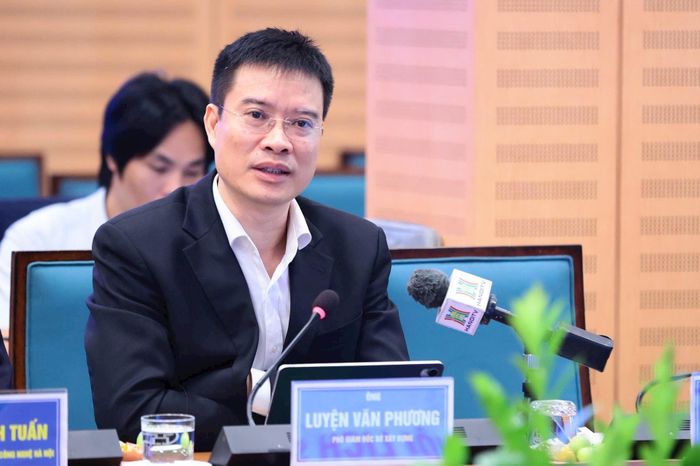 Ông Luyện Văn Phương, Phó giám đốc Sở Xây dựng Hà Nội chia sẻ tại Tọa đàm. Ảnh: Đình Hiệp