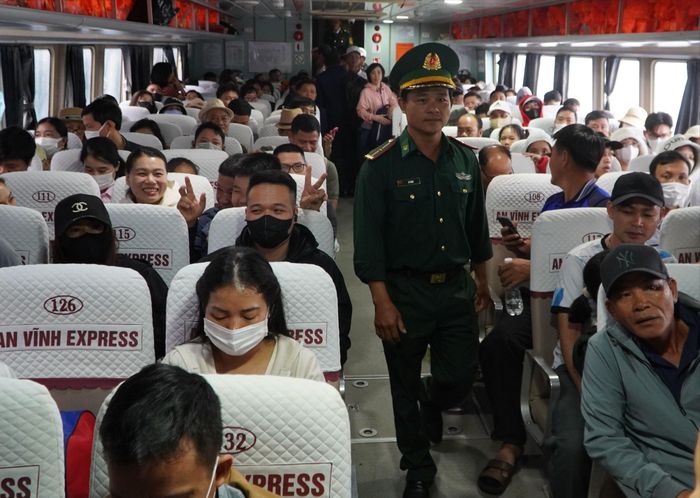 Kiểm soát an ninh theo quy định trên các tàu tại cảng Sa Kỳ