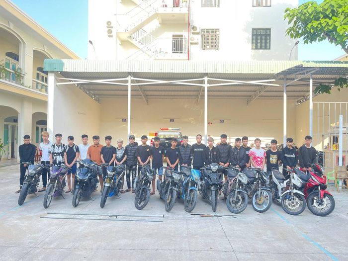 Nhiều nhóm thanh, thiếu niên liên quan đến vụ hỗn chiến trên đường 2 Tháng 9. Ảnh: Công an Đà Nẵng