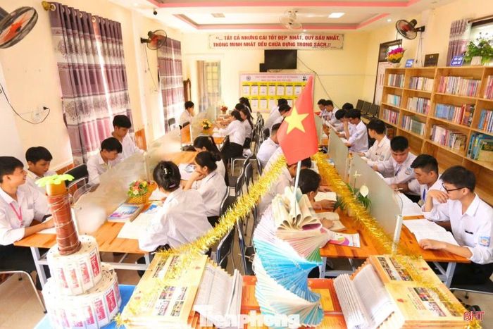 Sự trưởng thành của học sinh là “trái ngọt” từ hành trình bền bỉ gieo chữ của thầy cô.