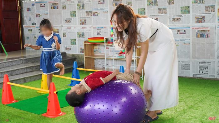 Nhiều người hỏi vì sao tôi lựa chọn công việc này. Thực ra, có những lúc tôi mệt mỏi, khi sự tiến bộ của các con đến rất chậm, gần như không nhìn thấy.