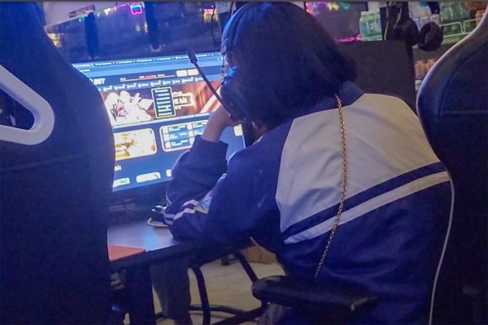 Nữ sinh cũng đam mê game.