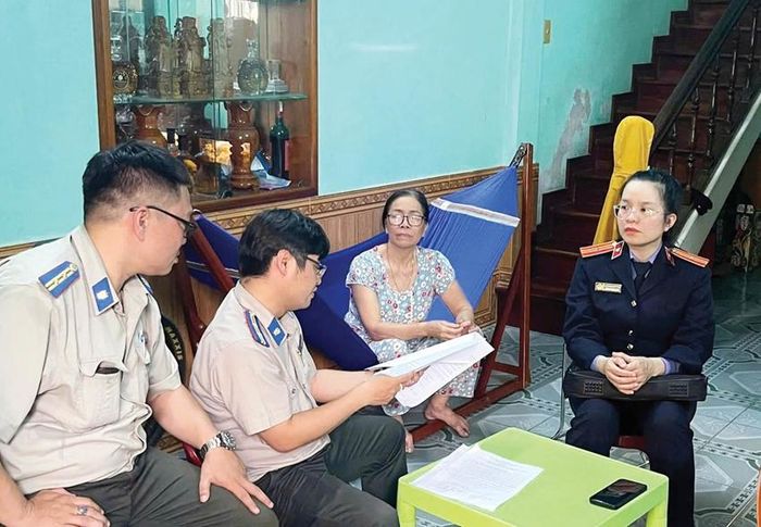 Chấp hành viên tổ chức kê biên tài sản của người phải thi hành án