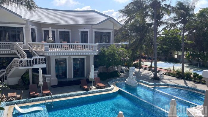 Resort Roman trên đảo Phú Quý.