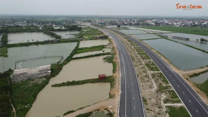 Trước đó, Sở Xây dựng Hà Nội ban hành thông báo về phương án tổ chức giao thông, các phương tiện giao thông được phép lưu thông đoạn từ Km18+560 đến Km26+000, Đường trục phía Nam tỉnh Hà Tây cũ (cuối đường hiện trạng đang khai thác đến nút giao Đường 428) theo hệ thống biển báo hiệu, đèn tín hiệu giao thông trên tuyến. Thời gian thực hiện từ ngày 10/2 đến hết 31/3.