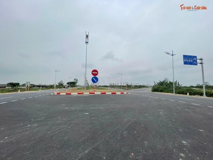 Sau khi hoàn thiện mặt đường, đơn vị chức năng đã tổ chức thông xe, góp phần giảm áp lực giao thông khu vực phía Nam Thủ đô.