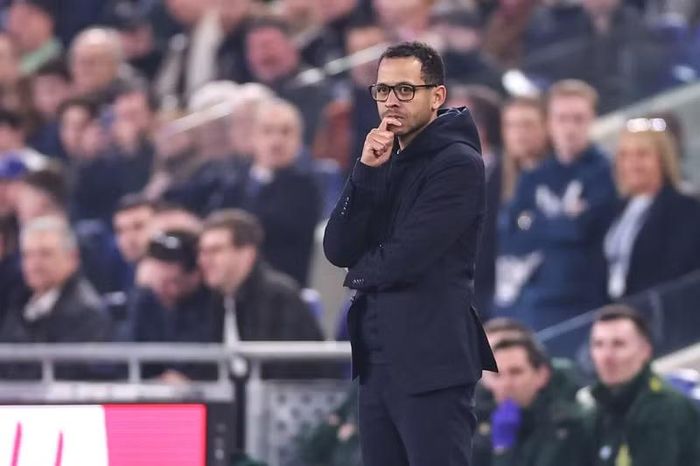 Đây đã là trận thua thứ 4 liên tiếp của đoàn quân dưới trướng HLV Liam Rosenior. Nhiều cổ động viên tức giận đòi sa thải nhà cầm quân sinh năm 1984.