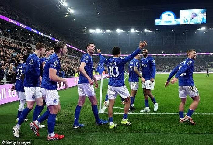 Chiến thắng giúp Everton có cơ hội lớn giành suất dự đấu trường châu Âu mùa sau, trong khi Chelsea khó hy vọng kiếm về tấm vé dự Champions League.