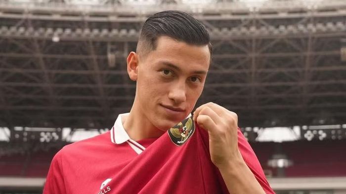Nổi bật nhất trong số các cầu thủ Indonesia lên tuyển là trung vệ Jay Idzes, ngôi sao đang thi đấu ấn tượng tại US Sassuolo.