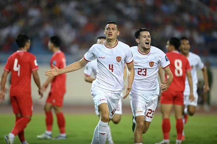 Đồng thời HLV Herdman cũng phải xây dựng nền tảng để hướng tới giấc mơ World Cup 2030.